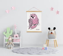 Laden Sie das Bild in den Galerie-Viewer, Poster «Mika» pink
